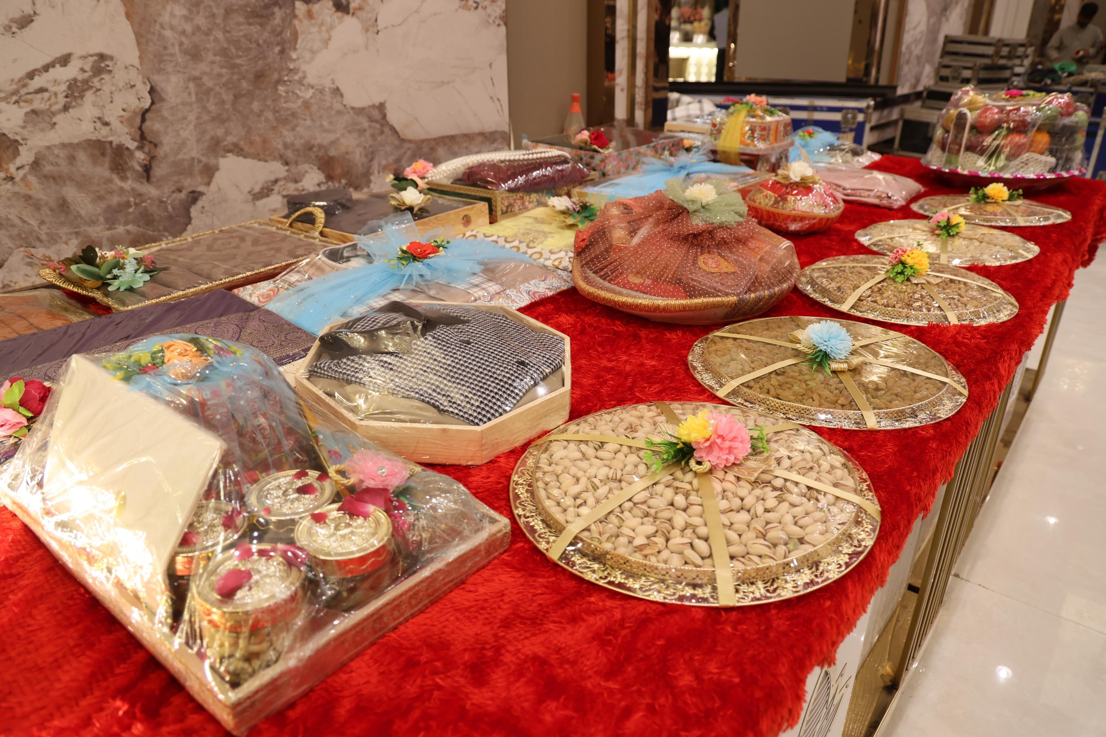 Wedding gifting display